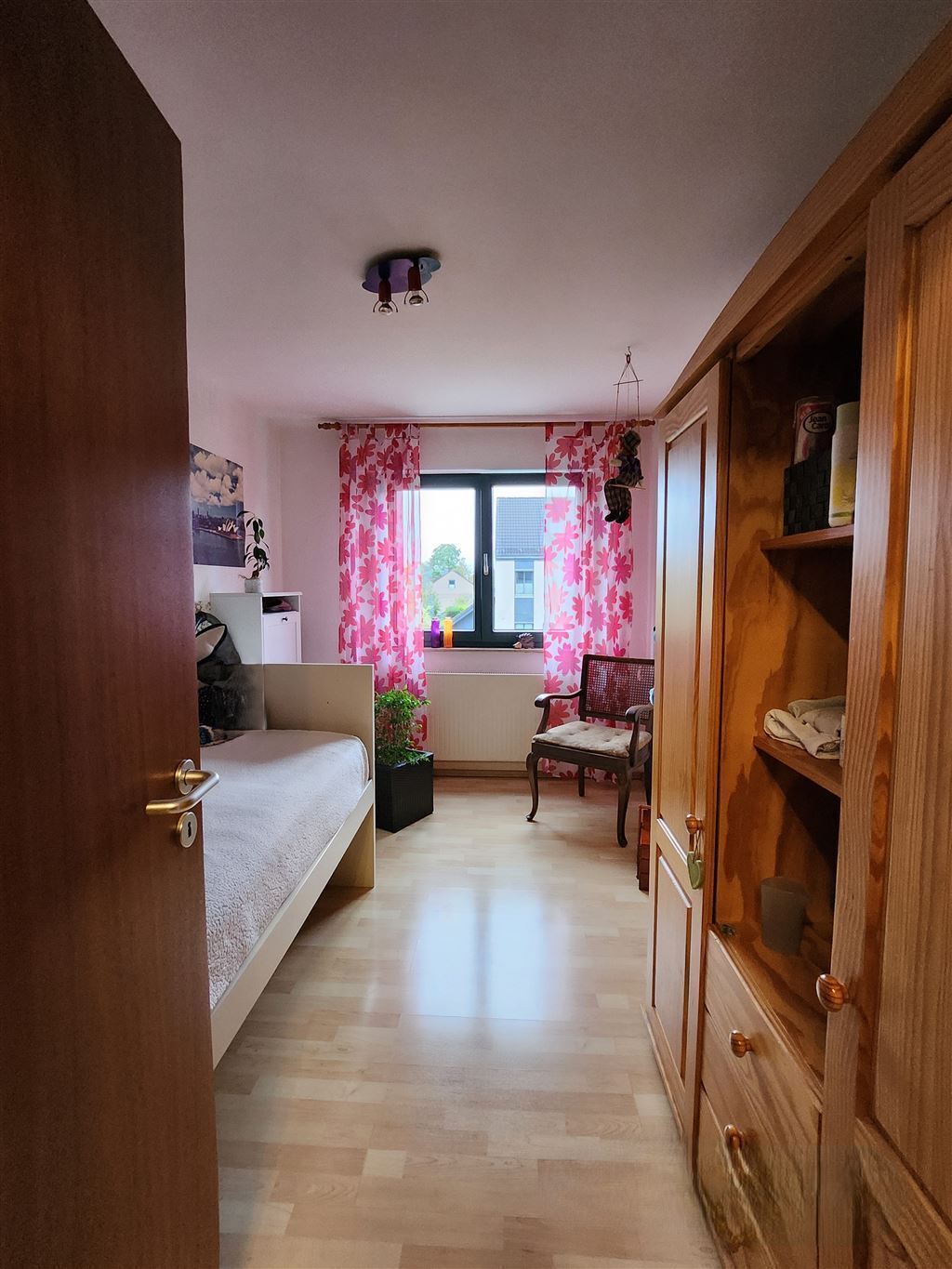 OG 1. Schlafzimmer mit ca. 10,18 m²