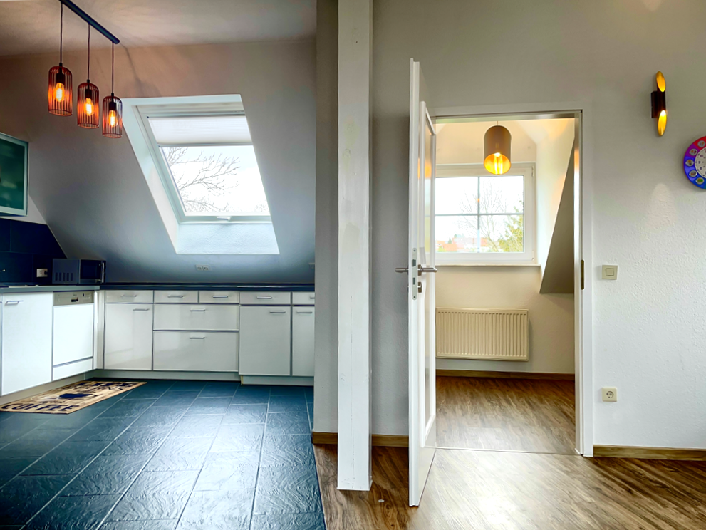 Wohn-/Essbereich und Küche Nebenflügel