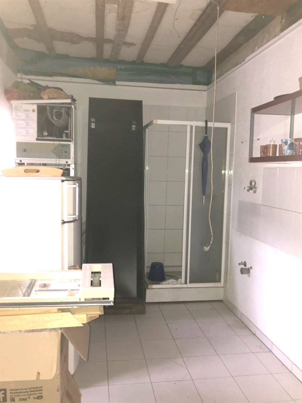 Büro/Küche mit Dusche EG