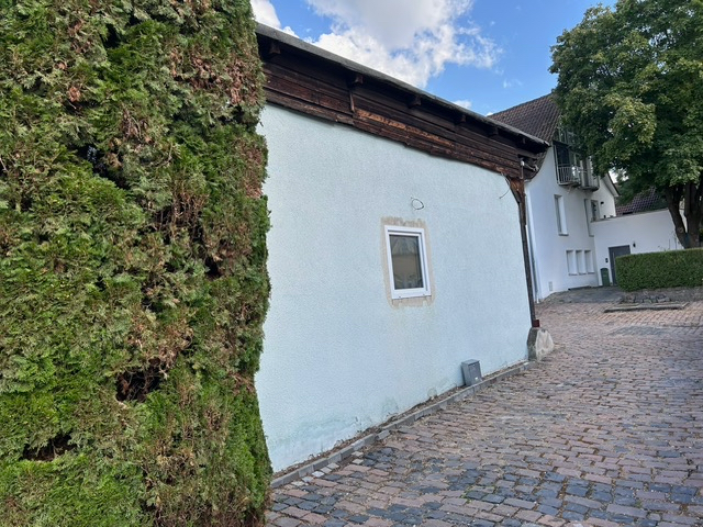  Weg zum Innenhof